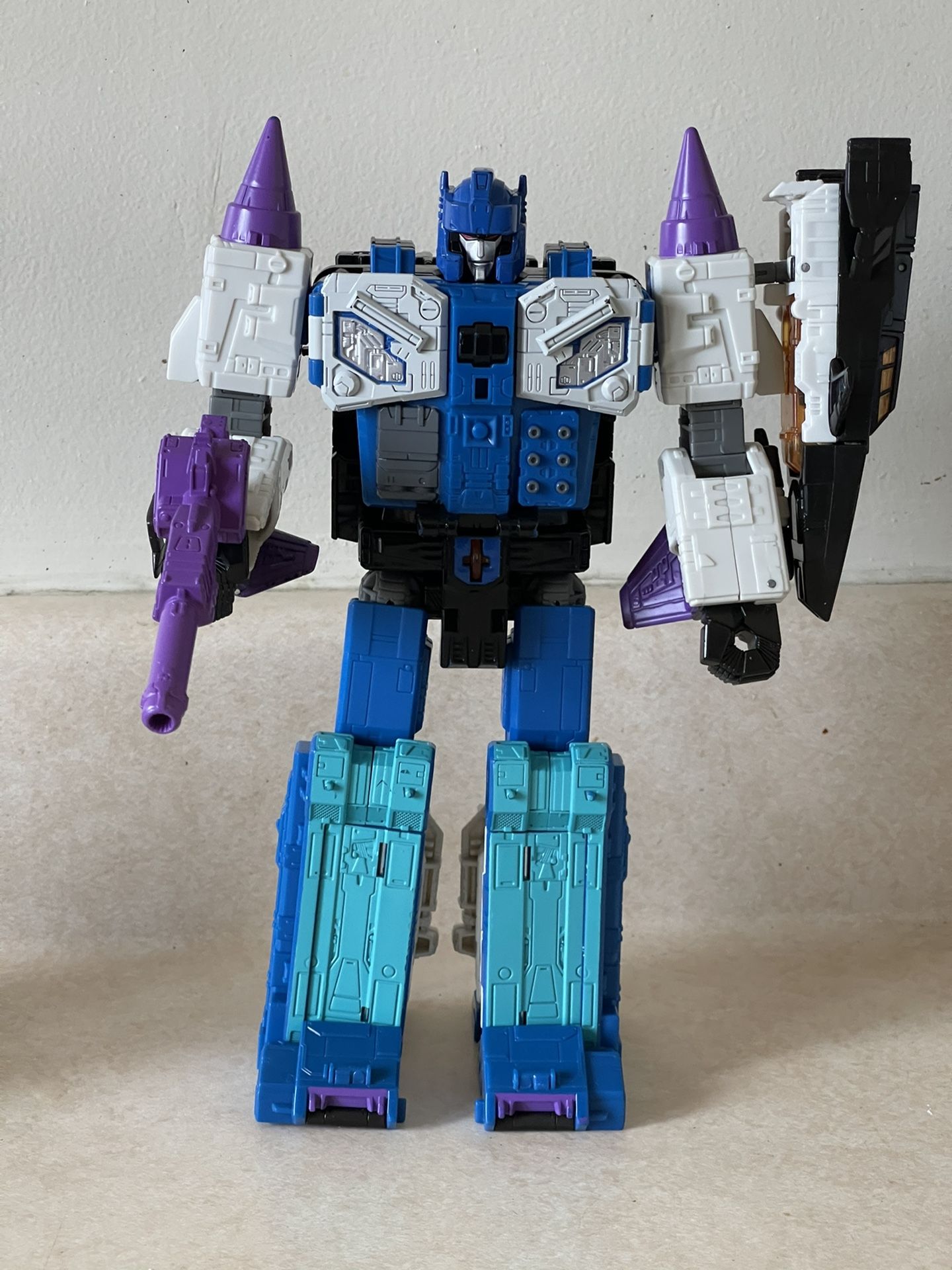 Transformers Generations Titans Retuns Decepticon Overlord