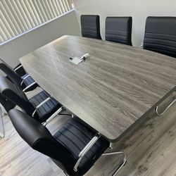🚀**For Sale: Elegant Conference Table - Seats 8**🚀