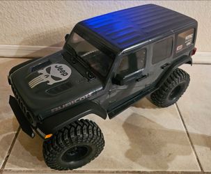 Axial SCX10III Brand new never crawled