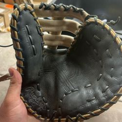Rawlings 1B Glove