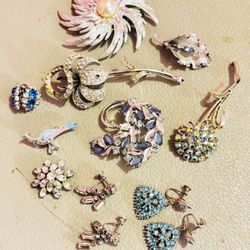 Vintage costume jewelry lot