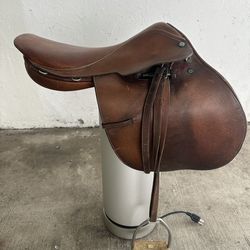 Beval Ltd Close Contact Saddle 16.5” Medium Tree – Made in England – Used
