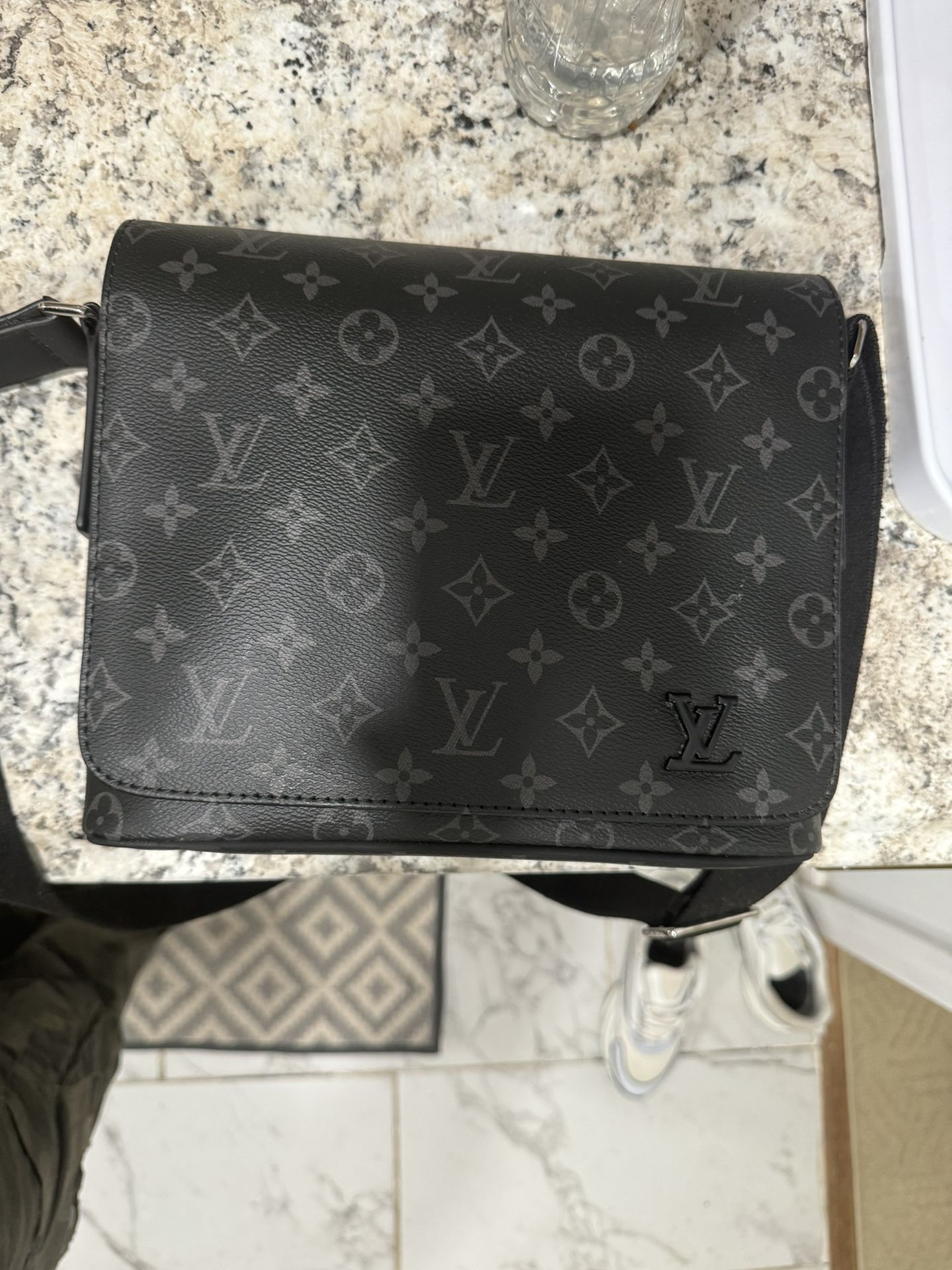 Louis Vuitton Messenger Bag 