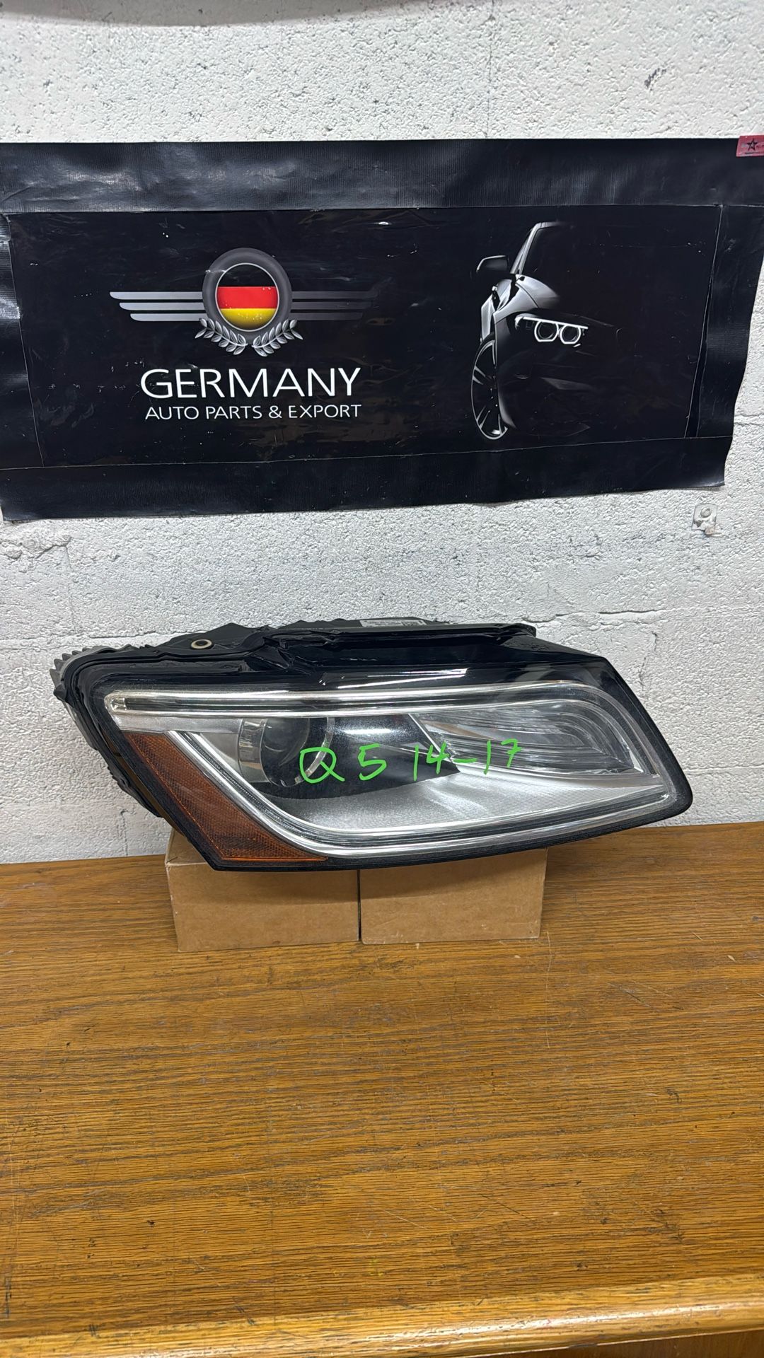 Audi Q5 14 -17 Rh Headlamp. Oem