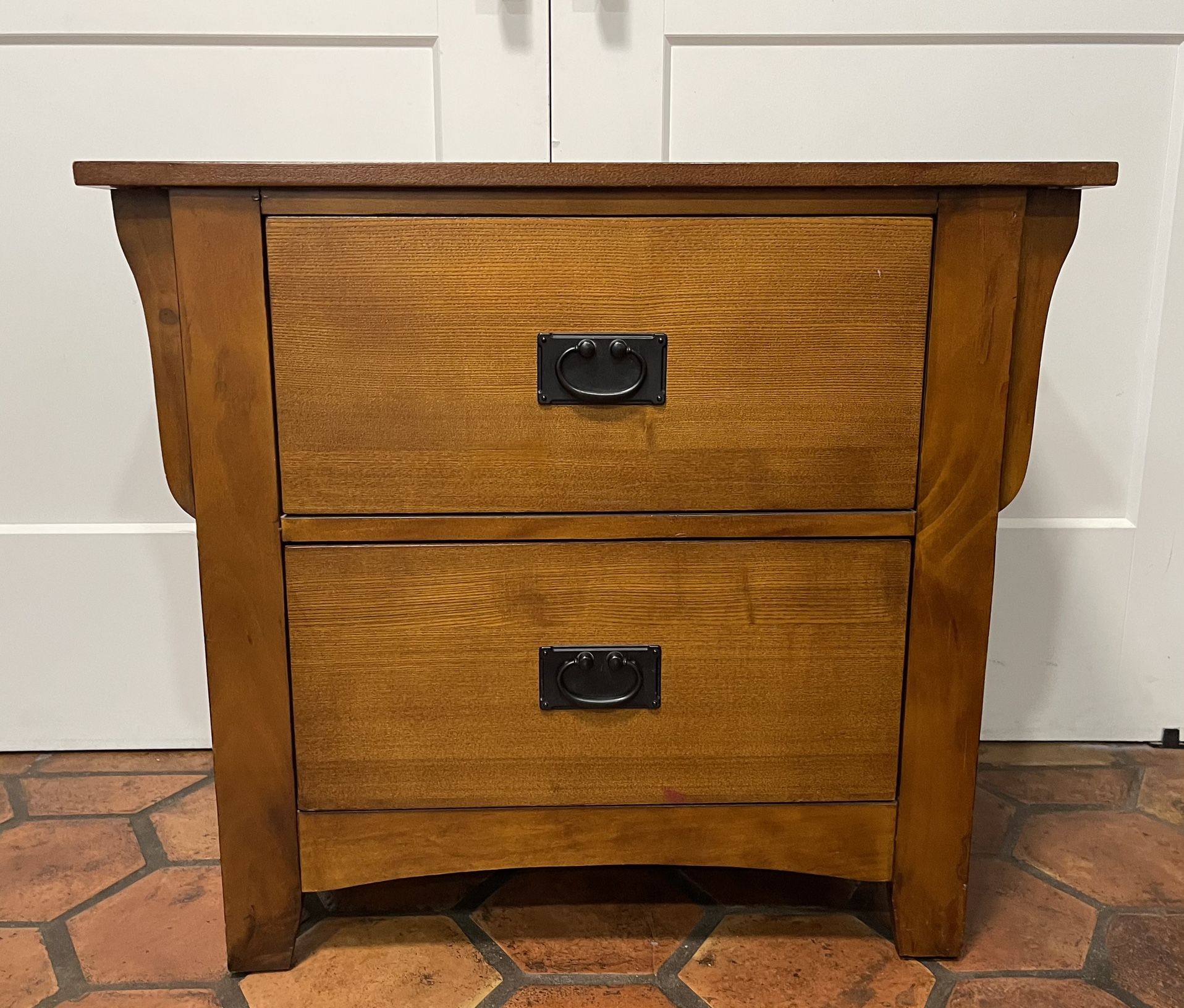 Side table/ End table