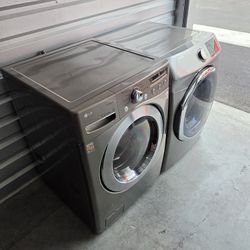 NICE WASHER AND GAS DRYER 