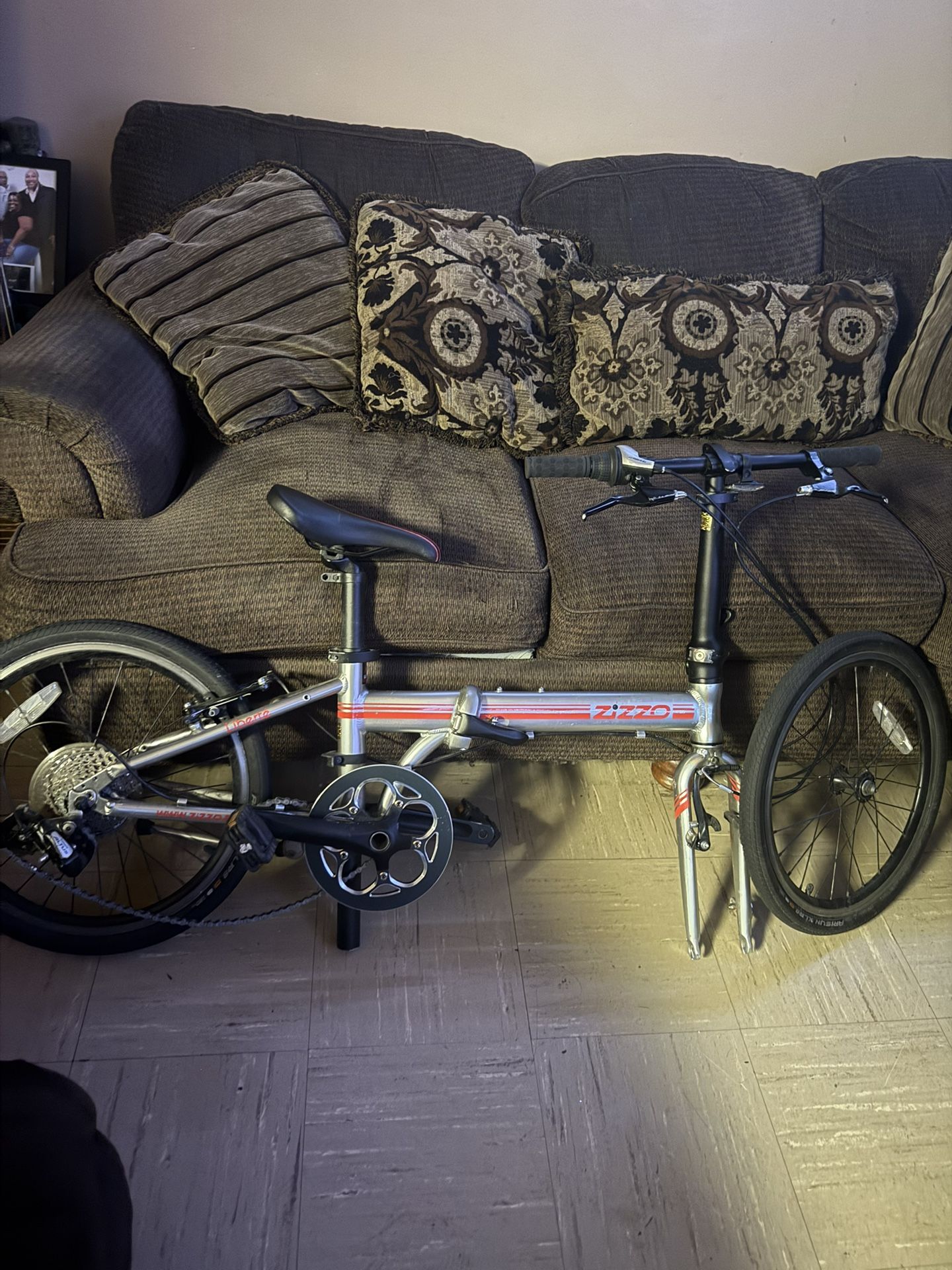 Izzy Bike