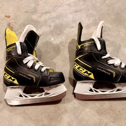 CCM Super Tacks 9350 Ice Skates - Size 9