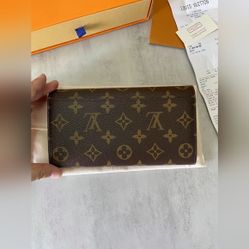 Louis Vuitton Monogram Sarah Wallet