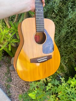 Yamaha JR1 3/4 sized acoustic guitar