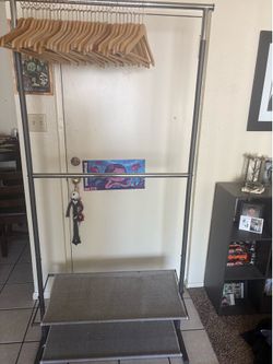 Clothing hanger