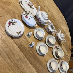 Moss Rose brand mid-century style ceramic children's tea set, made in Japan.