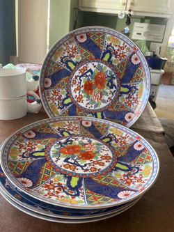 Amazing Set of Japanese Plates