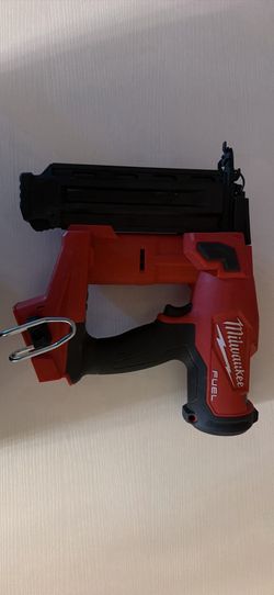 Milwaukee Brad nail gun m18