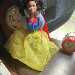 Classic Walt Disney Snow White Doll