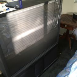 50 inch flatscreen Petachi TV works great