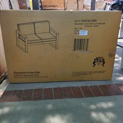 Open Side Love Seat with Cushions -Brown
