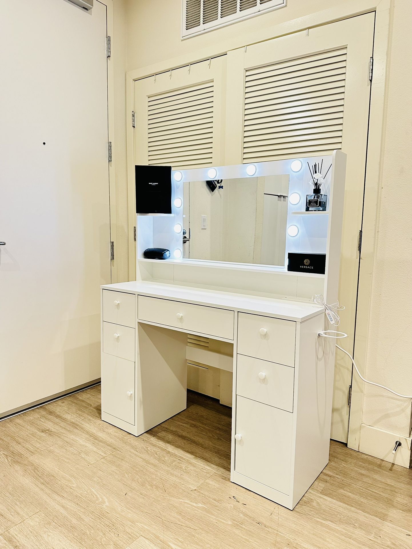 Vanity Desk with Mirror, LED Lights 3 Color and Power Outlet, Makeup Vanity , White