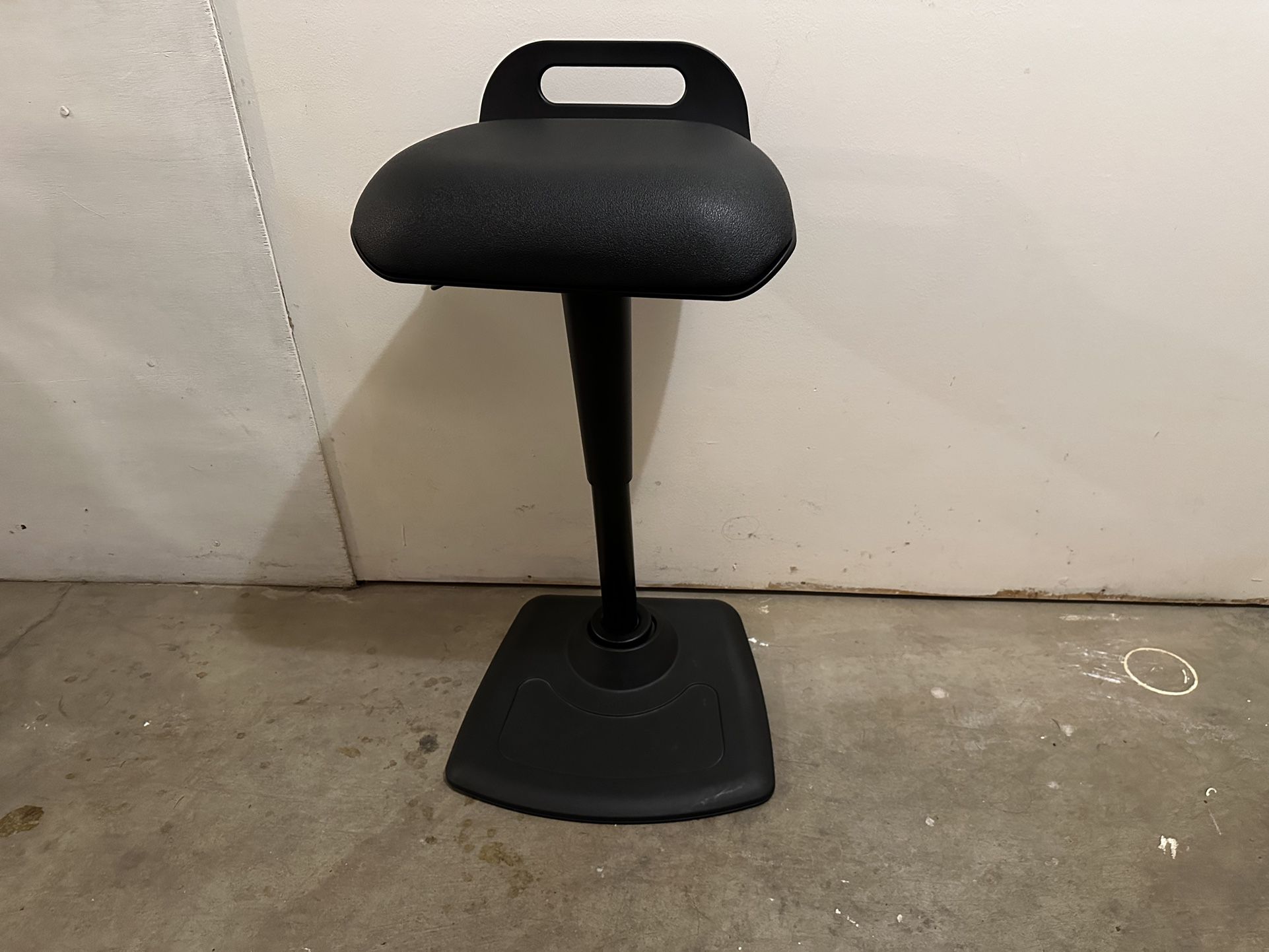 Vari Office Chair Active Seat for Adjustable Ergonomic Standing Desk