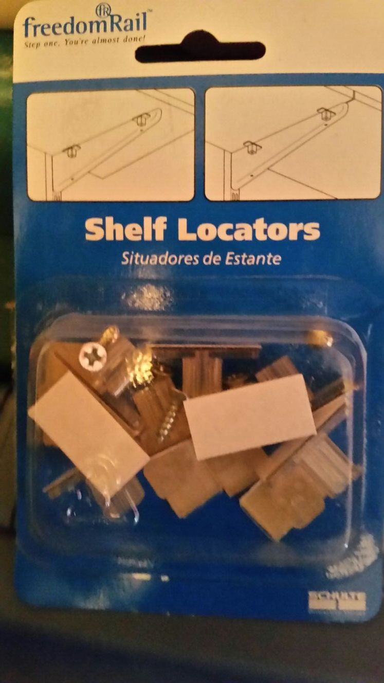Shelf locator freedom rail