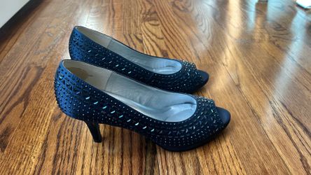 Kelly & Katie size 9 Navy Blue Studded Peep Toe Heels