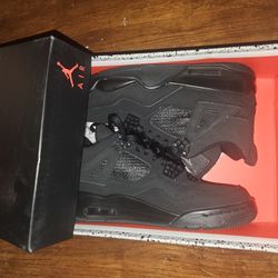 Jordan 4 all black