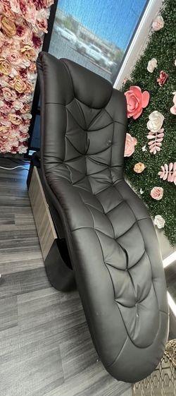 Luxury Black Tufted Spa Bed