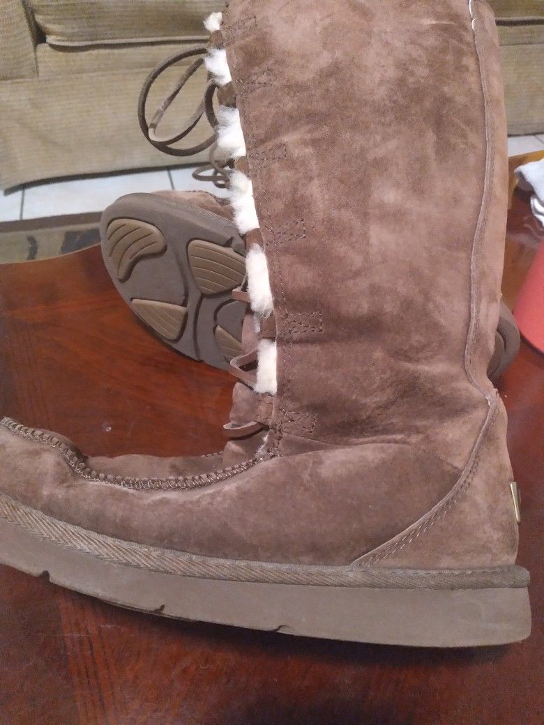 UGG Uptown II 5190 Tall Snow Boots size 8