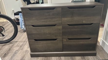 Dresser With Drawers