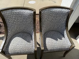 Pair of Lane Furniture 'Muirfield' Swoop Accent Chairs – Navy/White