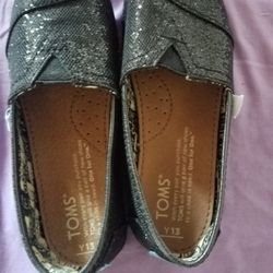 Girls Toms Size 13  Kids