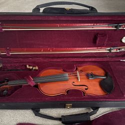 Full sized adult violin