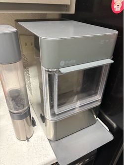 Profile ice machine