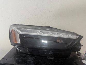 AUDI A5 RIGHT HEADLIGHT 2022