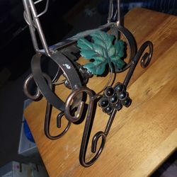*NEW WINE BOTTLE HOLDER