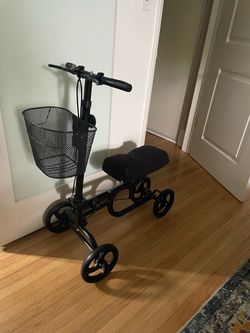 Knee Scooter by BODY MED