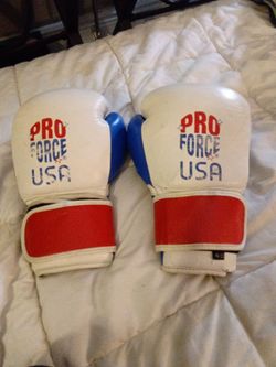 Boxing gloves