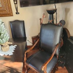 Beautiful Dining room Table & Chairs
