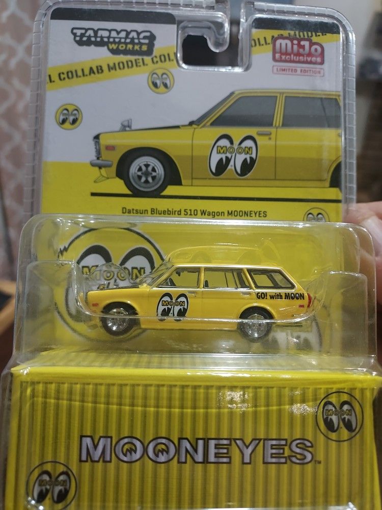 Tarmac Works Datsun Bluebird 510 Wagon MOONEYES