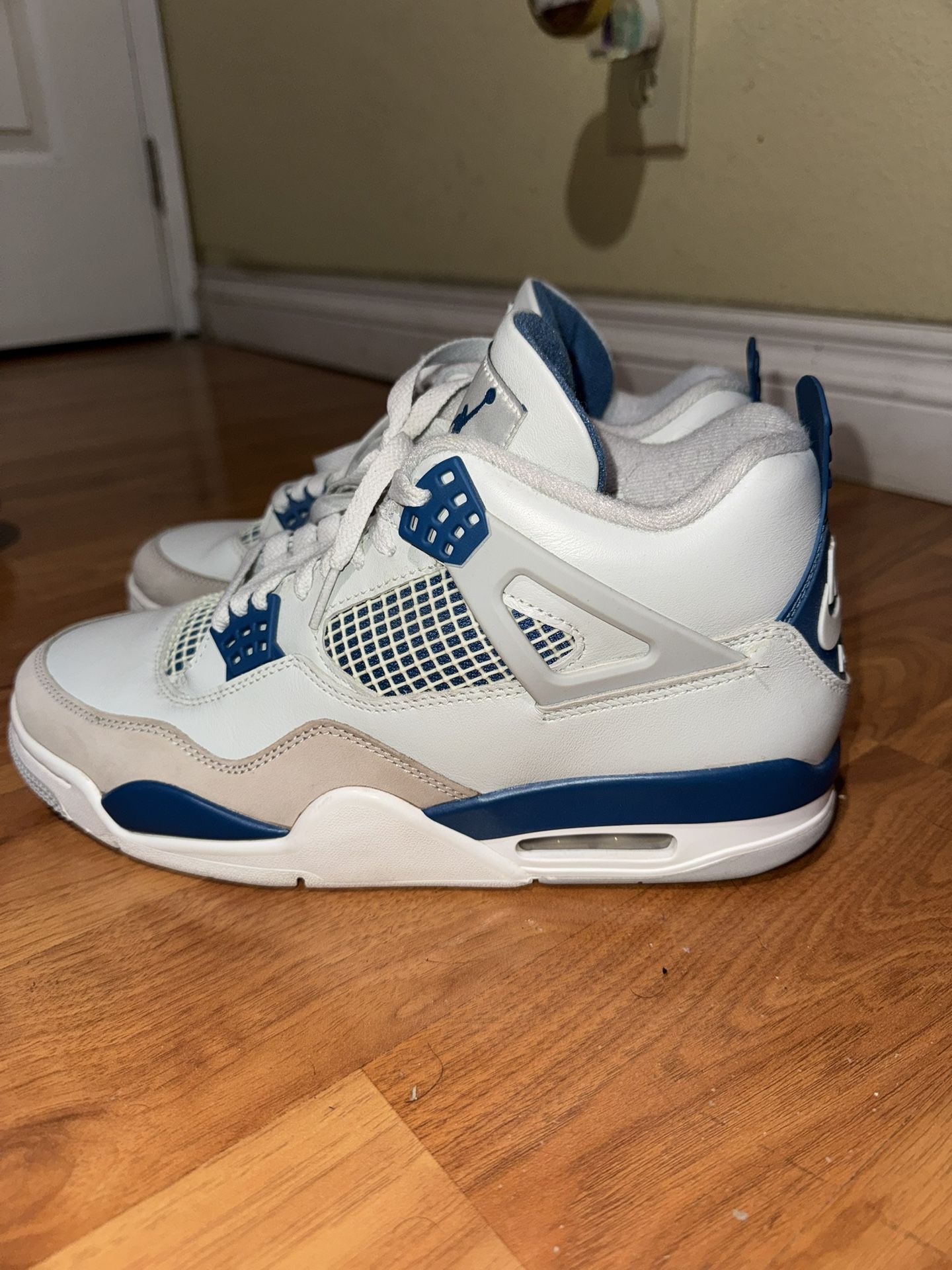 Jordan 4 Military Blue