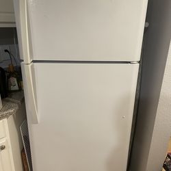Kenmore refrigerator white 30” wide