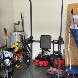 Pull Up / Dip Station 