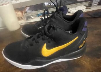 Nike Kobe Low-Top Basketball Sneakers 4.5Y