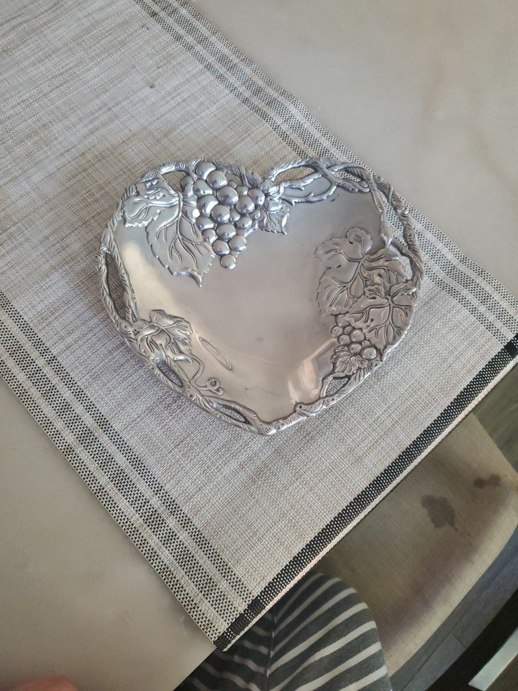 Arthur Court 2001 Aluminum Heart Shape Plate