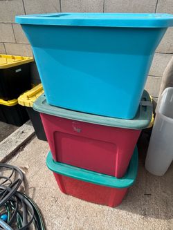 12  plastic totes with lids
