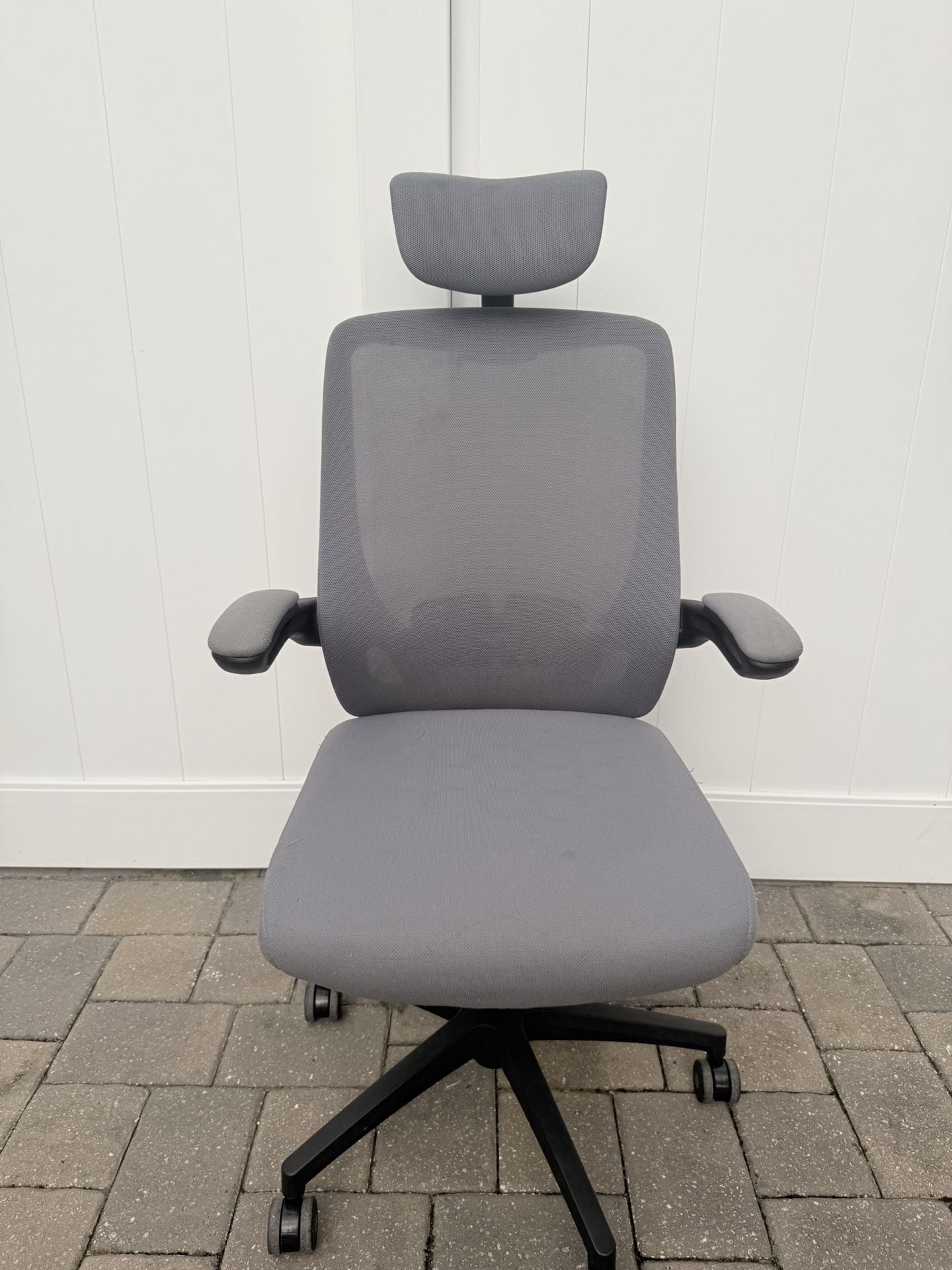Selling gray office chair
