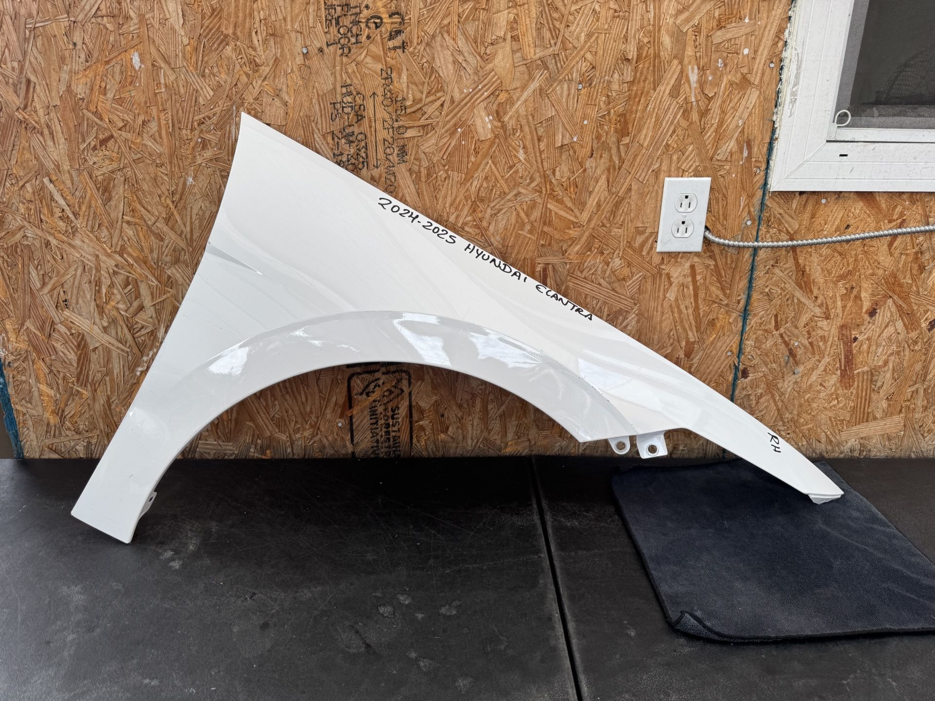 2024 2025 HYUNDAI ELANTRA RIGHT SIDE FENDER OEM USED