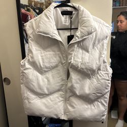 Zip Up White Puffer vest