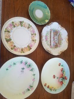 5 collectable china plates. Various designs