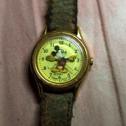 Vintage Mickey Mouse Watch Works Great 
